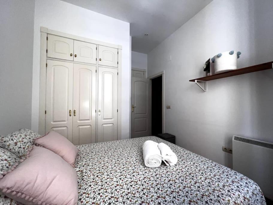 Apartamento Muy Centrico En Granada Luaran gambar