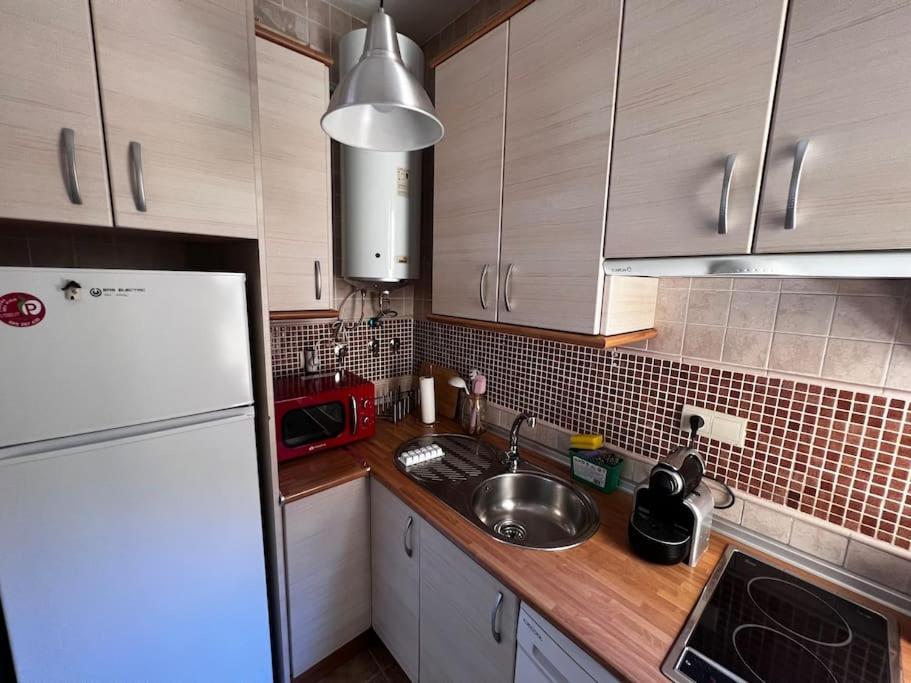 Apartamento Muy Centrico En Granada Luaran gambar